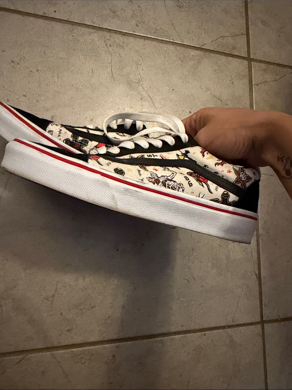 Vans Black White Red Tattoo Print Low-Top Sneakers - Picture 7 of 8